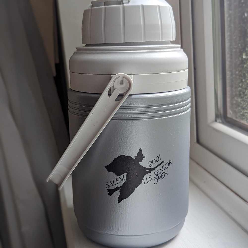 Salem 2001 Coleman water jug with handle